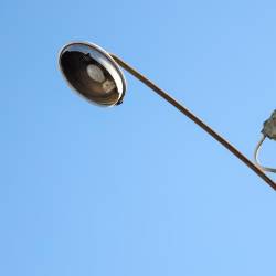 Dotrajano svetilo (TIBALDI)