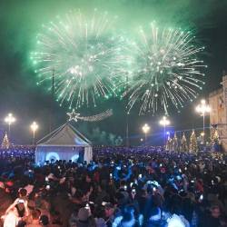 Lanskoletno praznovanje novega leta na Velikem trgu v Trstu