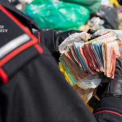 Denar so našli na odpadu (KARABINJERJI)