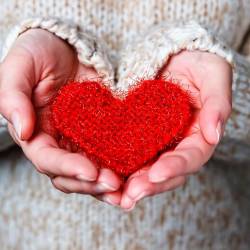 Sveti Valentin velja tudi za dan zaljubljencev (ANSA)