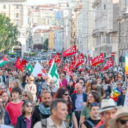 Sprevod po tržaških ulicah ob 25. aprilu (FOTODAMJ@N)