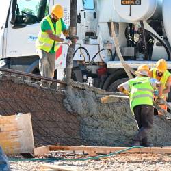 Zakupi naj zagotavljajo kakovostno in zakonito delo, menijo sindikati (FOTODAMJ@N)