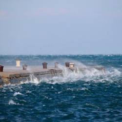 Burja v Trstu (ARHIV)