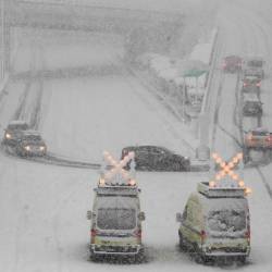 Prometni kaos ob obilnem sneženju v Atenah (ANSA)