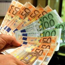 Povečala se je nagnjenost k varčevanju (ANSA)