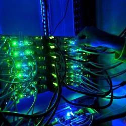 Na severovzhodu Italije ima 15 odstotkov podjetij razdelano strategijo naložb v IKT (ANSA)