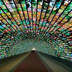 Digitalna galerija Data Loading (FABRICE GALLINA)