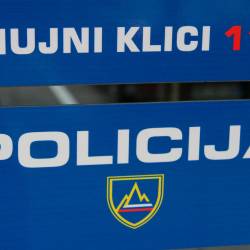 Policisti so opravili ogled kraja dogodka in nadaljujejo z zbiranjem obvestil (POLICIJSKA UPRAVA LJUBLJANA)