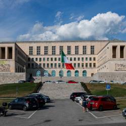 Med najbolj priljubljenimi specializacijami so kardiologija, dermatologija, gastroenterologija in pnevmologija (ARHIV)