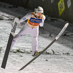 Anže Lanišek je danes tekmoval v rumeni majici (ANSA)