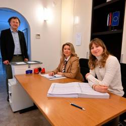 Na volišču na Generalnem konzulatu v Trstu (FOTODAMJ@N)