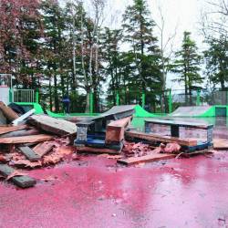 Poškodovan skatepark v Ulici Pettiti di Roreto pri Sv. Jakobu