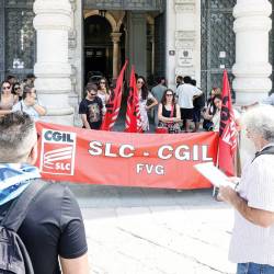 Skupščina tržaških zaposlenih v klicnih centrih (LUCA TEDESCHI/FOTODAMJ@N)