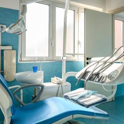 Zobozdravniška ambulanta Karitas Donk (LUCA TEDESCHI/FOTODAMJ@N)