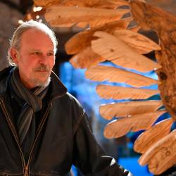 Kiparski objekti, ki ustvarjajo razpetost med zemljo in nebom