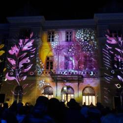 Razsvetlili so tudi novogoriško železniško postajo (MAREGA/TIBALDI)