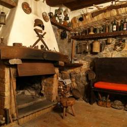 Ena izmed jameljskih kleti (FOTO IGOR CROSELLI)