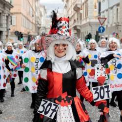 Vrhunec Tržaškega pusta bo tudi letos sprevod po mestnem središču (ARHIV)