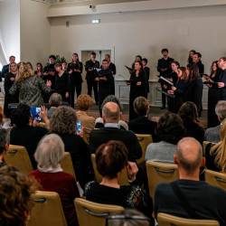 Komorni zbor Vikra pod vodstvom Petre Grassi v dvorani Tergeste hotela Savoia (LUCA TEDESCHI/FOTODAMJ@N)