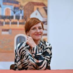 Ministrica v Gregorčičevi dvorani na srečanju z vodstvom ZSKD