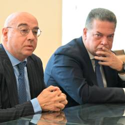 Generalni sekretar Natale Ditel (levo) in predsednik pristaniške uprave Marco Consalvo (FOTODAMJ@N)