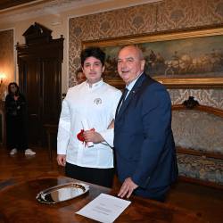 Godina (levo) se izpopolnjuje v pekarni I Dolci di Fulvio, kjer skrbi za slane dobrote