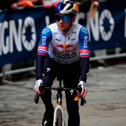 Primož Roglič na dirki od Tirenskega do Jadranskega morja trenutno zaseda tretje mesto (ANSA)