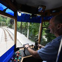 Openski tramvaj med vožnjo (ARHIV)