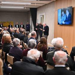 Žalna seja za Rafka Dolharja v polni Petelrinovi dvorani (FOTODAMJ@N)
