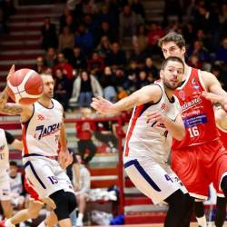 Atraktivna podaja Jadranovega kapetana Matije Baticha (TEDESCHI/FOTODAMJ@N)