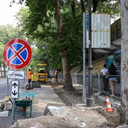 Dela so se v preteklih dneh začela na Miramarskem drevoredu, ob križišču z Ulico Ariosto