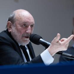 Drevi bo v opernem gledališču Verdi nastopil priznani filozof in psihoanalitik Umberto Galimberti