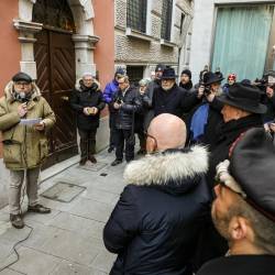 Polaganje novih spotikavcev v Ulici Beccherie v Trstu (TEDESCHI/FOTODAMJ@N)