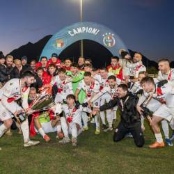 Veselje nogometašev, trenerskega štaba in odbornikov Juventine po izročitvi pokala (FOTO PETRUSSI)