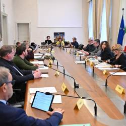 Novi osnutek o spremembi sestave Deželne šolske komisije se je pojavil na mizi v teku seje paritetnega odbora