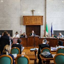 Vrečka, ki so jo preiskovalci nekaj ur po umoru 89-letne Isabelle Tregnaghi je bila ena od osrednjih tem današnjega novega naroka na sojenju 58-letni Eriki Podmenich