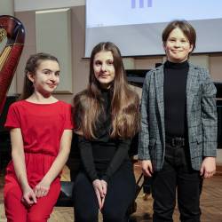 Z leve Tina Uršič, Maja Locatelli in Evan Miliani (TEDESCHI/FOTODAMJ@N)