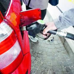 Bencin je v Italiji cenejši od dizla za 2,5 centa (MAREGA/TIBALDI)