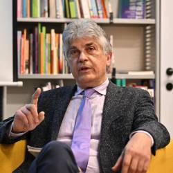 Košuta podporo slovenske vlade smatra kot zgledno, istega ne meni o ravnanju italijanske