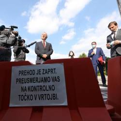 Minister Hojsa na Erjavčevi-Škabrijelovi, kjer bodo odprli novo kontrolno točko (BUMBACA)
