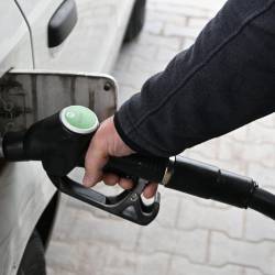 Točenje bencina (FOTODAMJ@N)