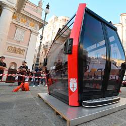 Model žičniške kabine, ki so ga postavili na ogled v Trstu (FOTODAMJ@N)