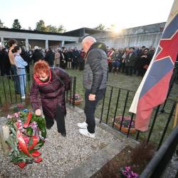 Venec je položila tudi senatorka Tatjana Rojc (FOTODAMJ@N)