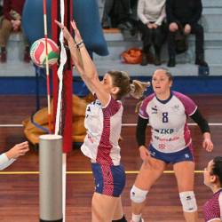 Zaleove odbojkarice (desno) na eni izmed tekem v letošnji C-ligi (FOTODAMJ@N)