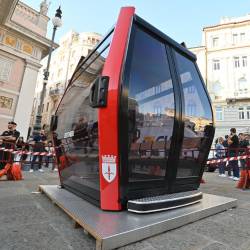 Model žičniške kabine, ki so ga postavili na ogled v Trstu (FOTODAMJ@N)