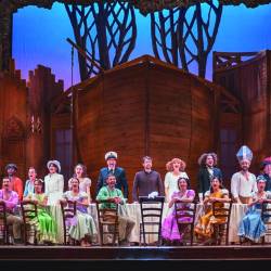 Prizor predstave Aggiungi un posto a tavola (ROSSETTI)