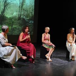 Z leve Poljanka Dolhar, Valentina Repini, Darja Betocchi, Nikla Petruška Panizon (FOTODAMJ@N)