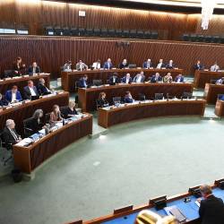 Deželni svet je v noči med 30. junijem in 1. julijem izglasoval zakonski predlog, ki v FJK ponovno uvaja pokrajine