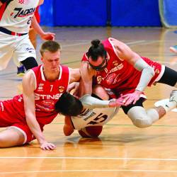 Košarkarji Jadrana (na fotografiji na tekmi proti Mantovi) bodo danes igrali pred domačim občinstvom (FOTODAMJ@N)