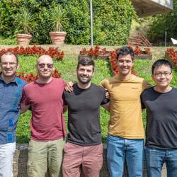 Z leve Mauro Pastore, Francesco Camilli, Jean Barbier, Rudy Skerk in Minh Toan Nguyen